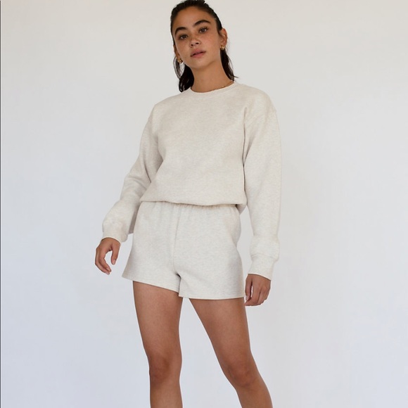 🤍 TNA Cozy Fleece Perfect High Rise 3” Short 🤍 - Picture 2 of 3